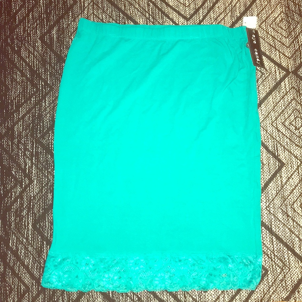 Eye candy body con mini skirt